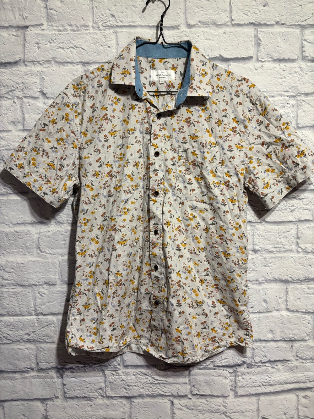 Rue Saint-Patrick Montreal Short-Sleeve Floral Button-Up Shirt Small